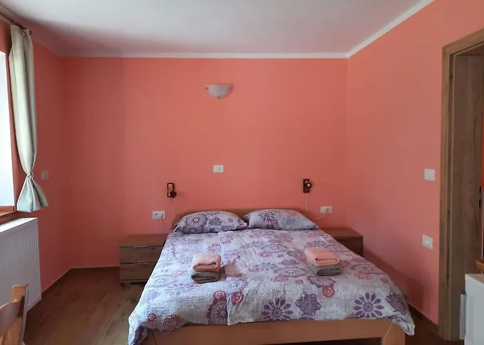Apartment Pretner, Lepena